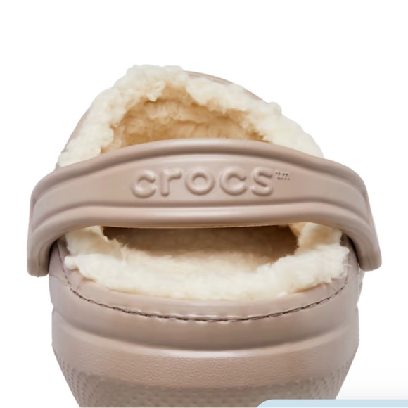 Crocs Fuzzy Lined Clogs in Tan